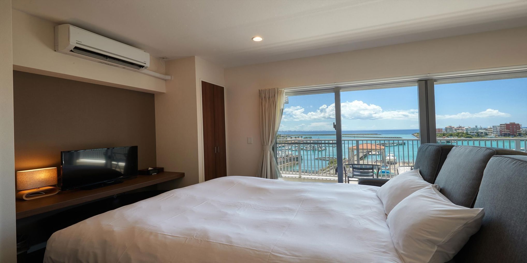 Individually furnished, blackout drapes, iron/ironing board, free WiFi