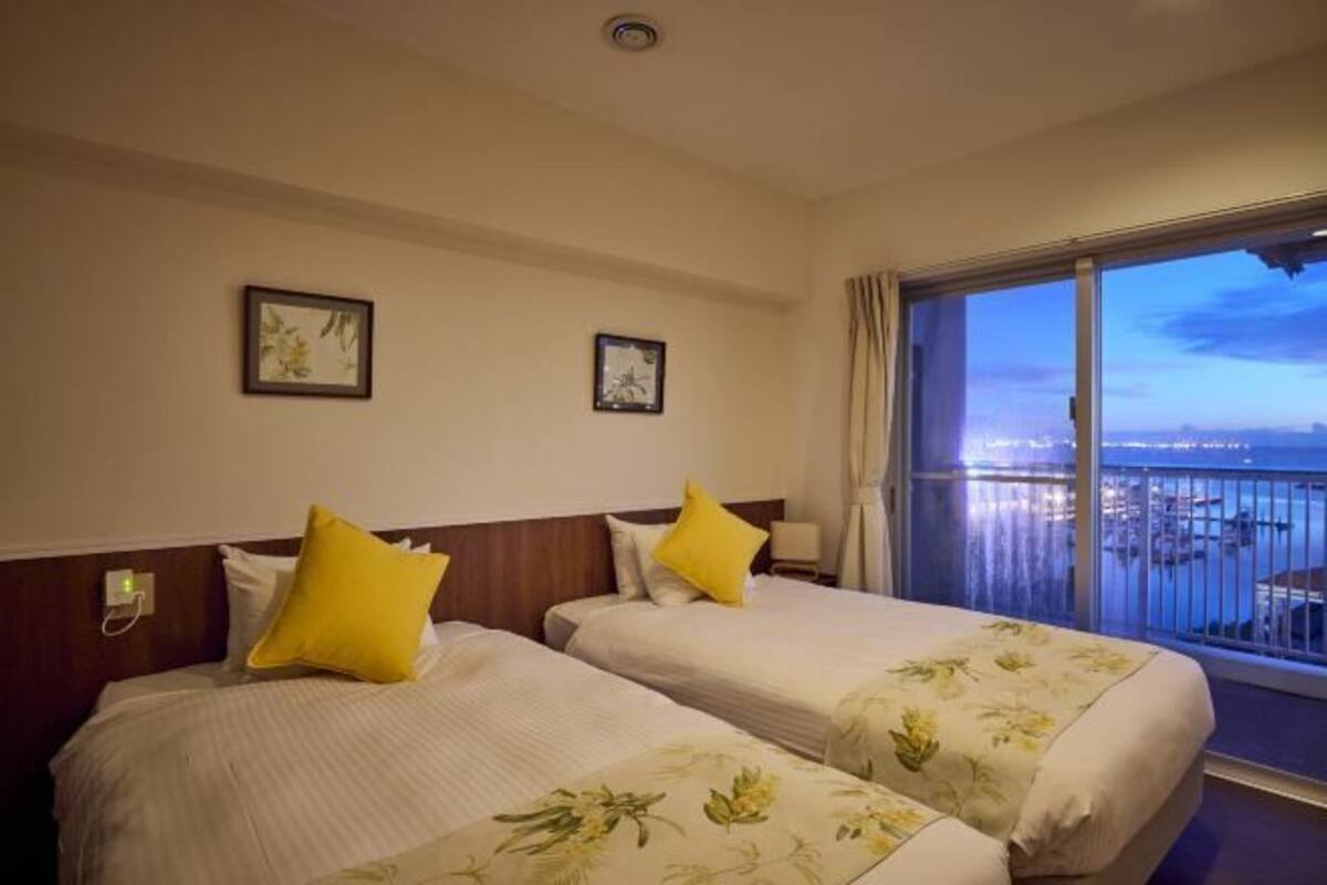 Ameublement personnalisé, rideaux occultants, fer et planche à repasser