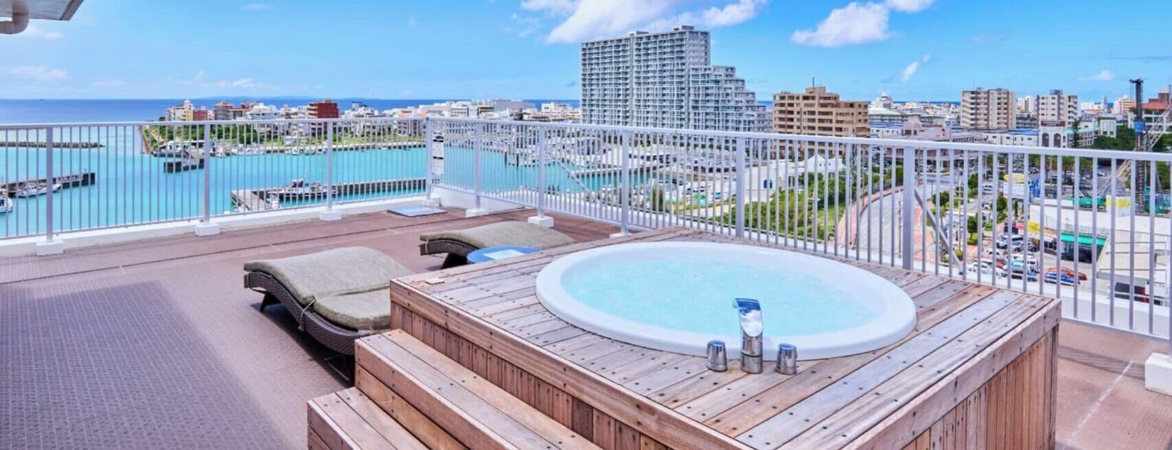 Chambre Familiale, non-fumeurs | Ameublement personnalisé, rideaux occultants, fer et planche à repasser