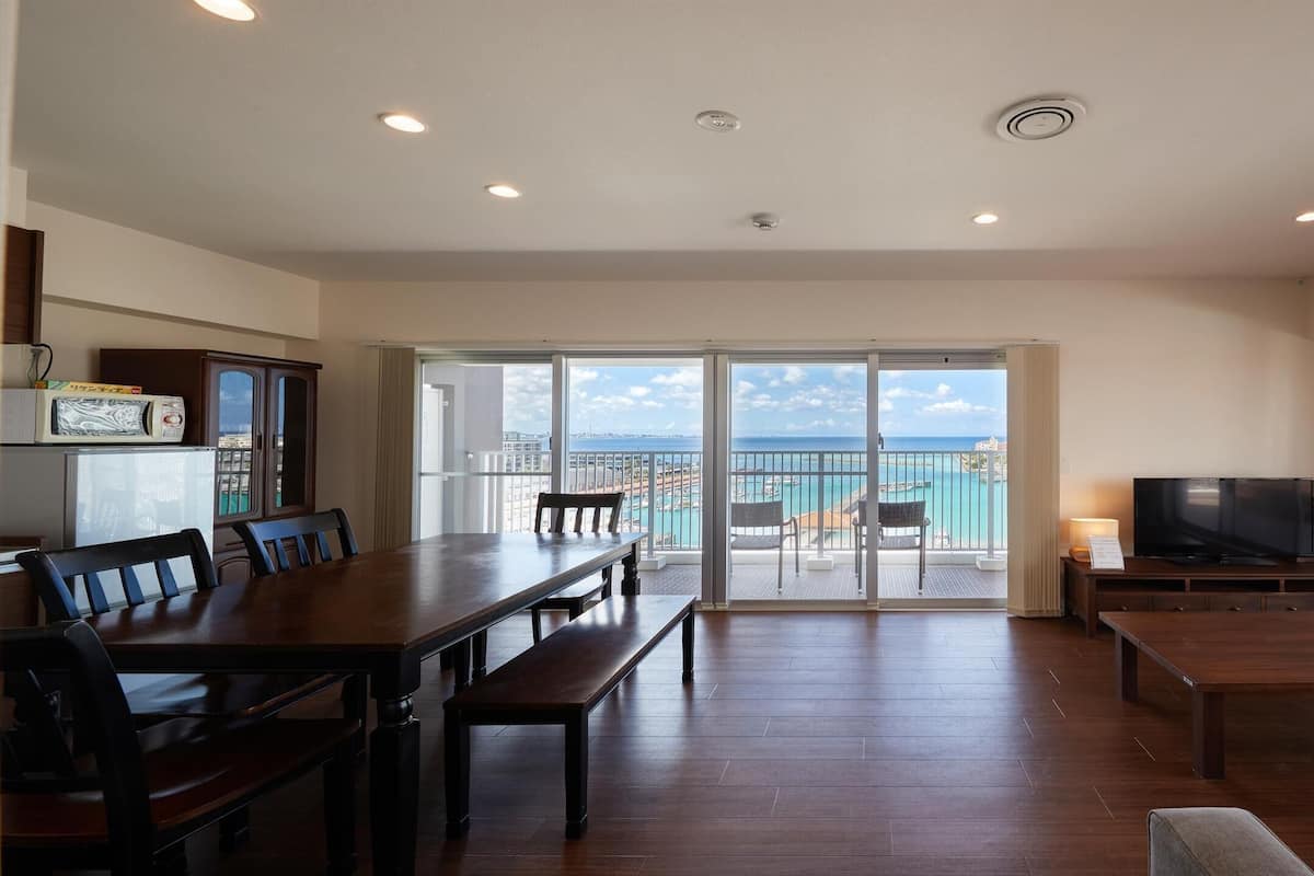 Family Room, Non Smoking | Individually furnished, blackout drapes, iron/ironing board, free WiFi