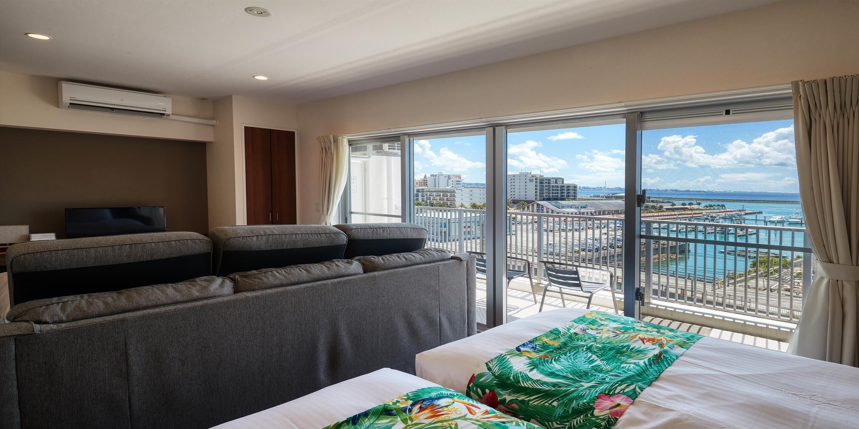 Superior Twin Room, Non Smoking, Harbour View | Individually furnished, blackout curtains, iron/ironing board, free WiFi