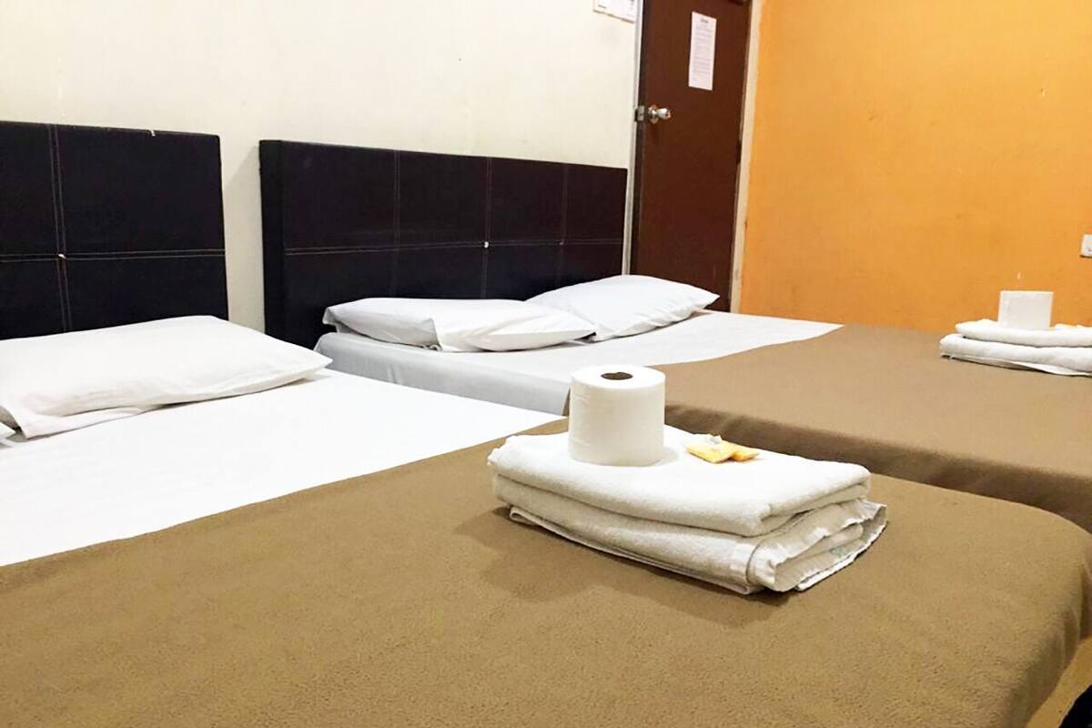 Iron/ironing board, free WiFi, bed sheets