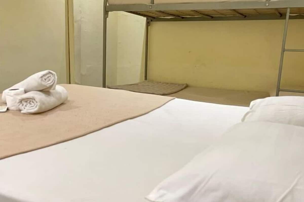 熨斗/熨板、免费 WiFi、床单