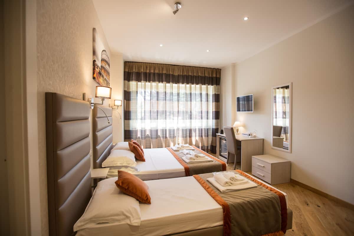 Comfort Triple Room