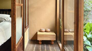 Traditional House, Non Smoking, Garden View | Iron/ironing board, free WiFi, bed sheets