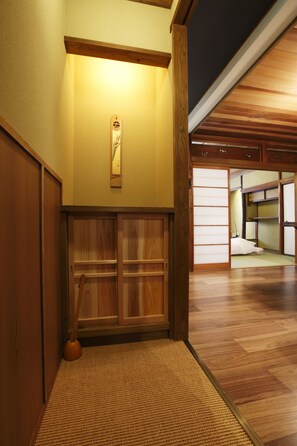 Miyaki-tei | 5 bedrooms, iron/ironing board, free WiFi, bed sheets - Miyaki-tei (Kyoto)