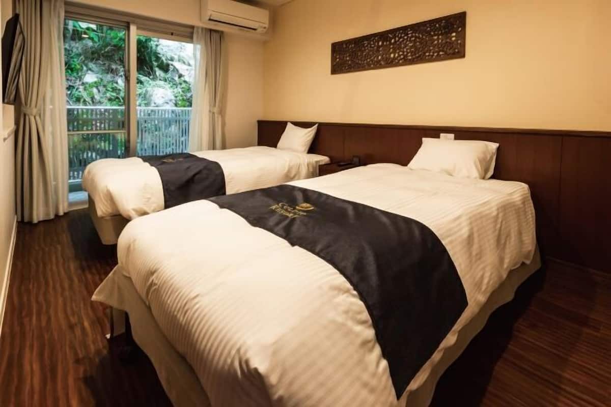 Down comforters, free WiFi