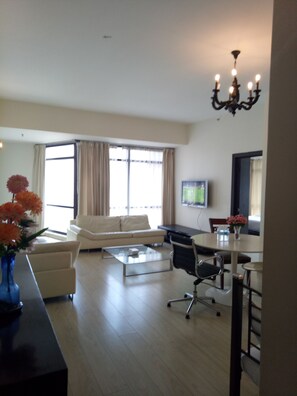 Family Room, 2 Bedrooms | Living area