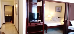 Premium bedding, in-room safe, soundproofing, iron/ironing board - Best Apartment at Times Square (Kuala Lumpur)