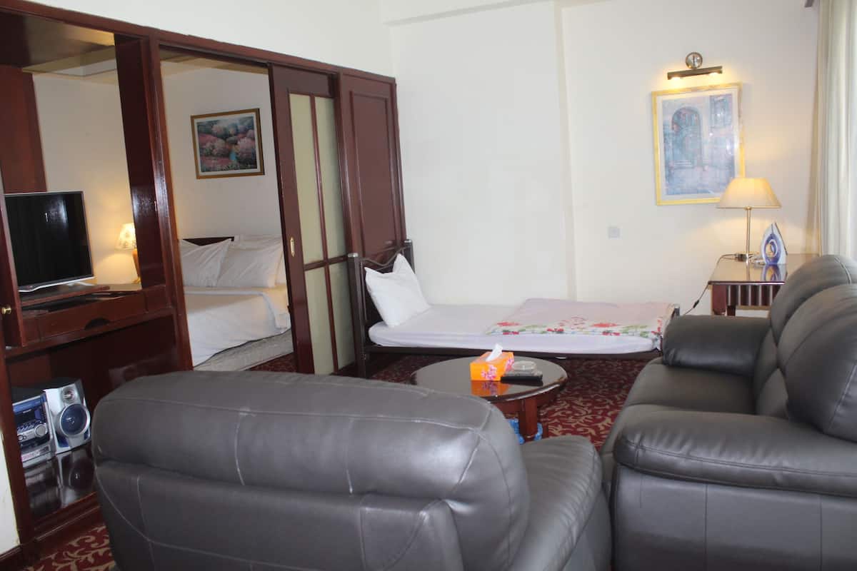 Premier Deluxe Apartment | Premium bedding, in-room safe, soundproofing, iron/ironing board