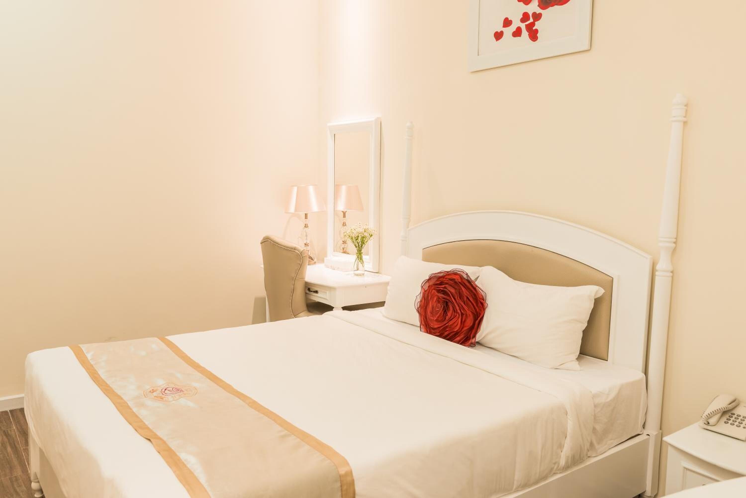 minibar, in-room safe, desk, blackout curtains