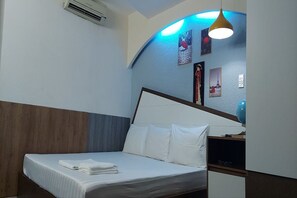 Minibar, in-room safe, desk, blackout curtains - Ailen Garden II Hotel (Ho Chi Minh City)