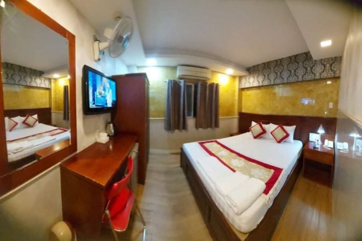 Minibar, in-room safe, desk, blackout curtains