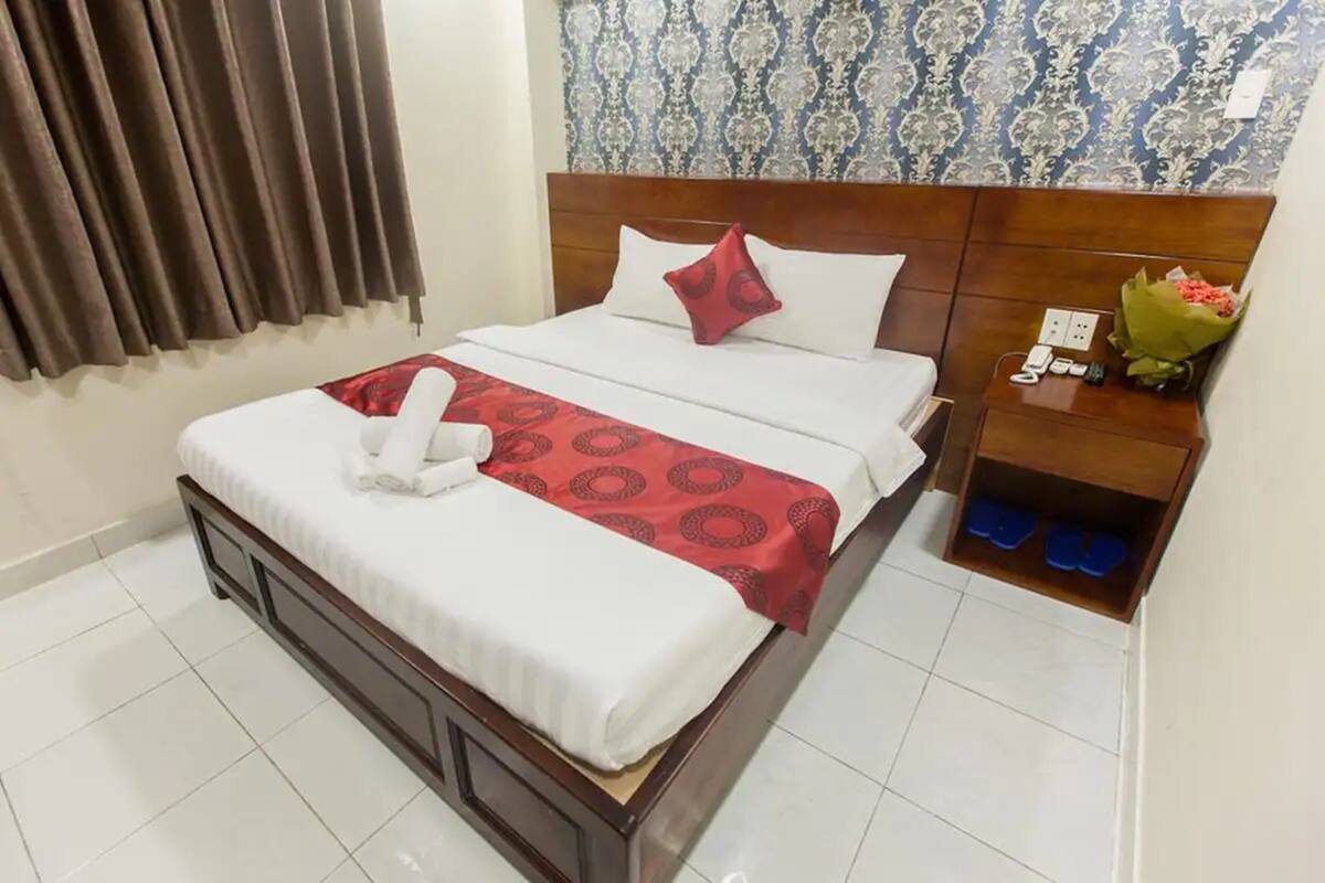 Kamar Double | Minibar, brankas, meja kerja, dan tirai kedap cahaya