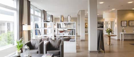 Siddeområde i lobbyen