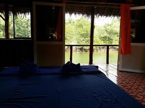 Bungalow (Waterfront) | Minibar, free WiFi - Mangroves & More (Sihanoukville)