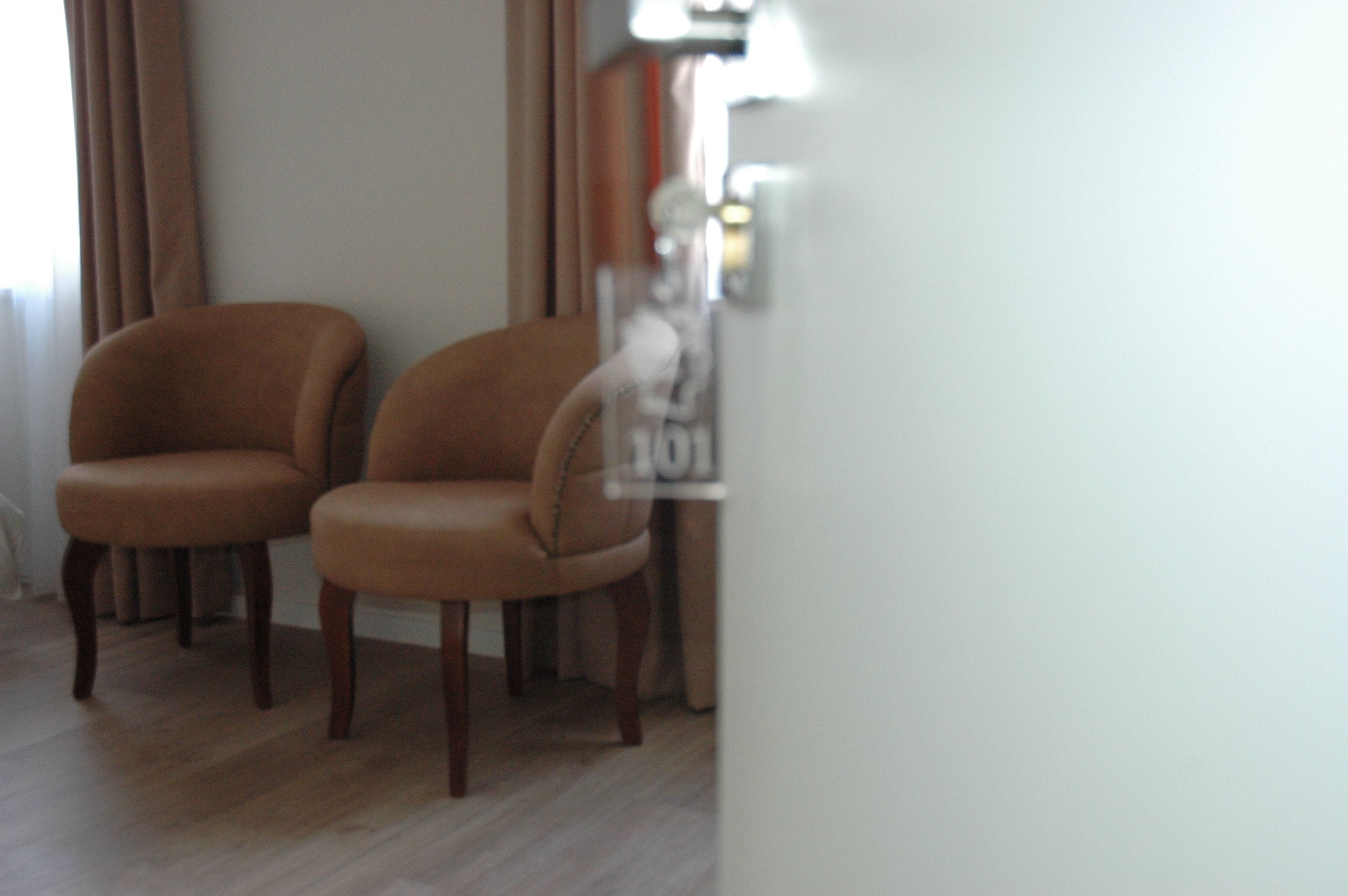 standard triple room | minibar, in-room safe, desk, soundproofing