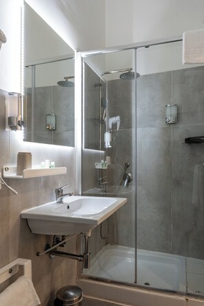 Standard-Doppelzimmer | Badezimmer