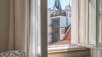 One Bedroom Apartment Mordecai 3rd Floor | Nappalirész | Síkképernyős tévé