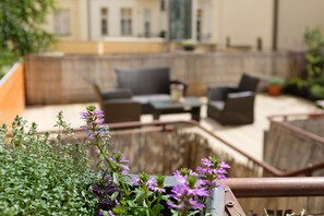 One Bedroom Apartment Julie with Terrace | Terrasse/patio