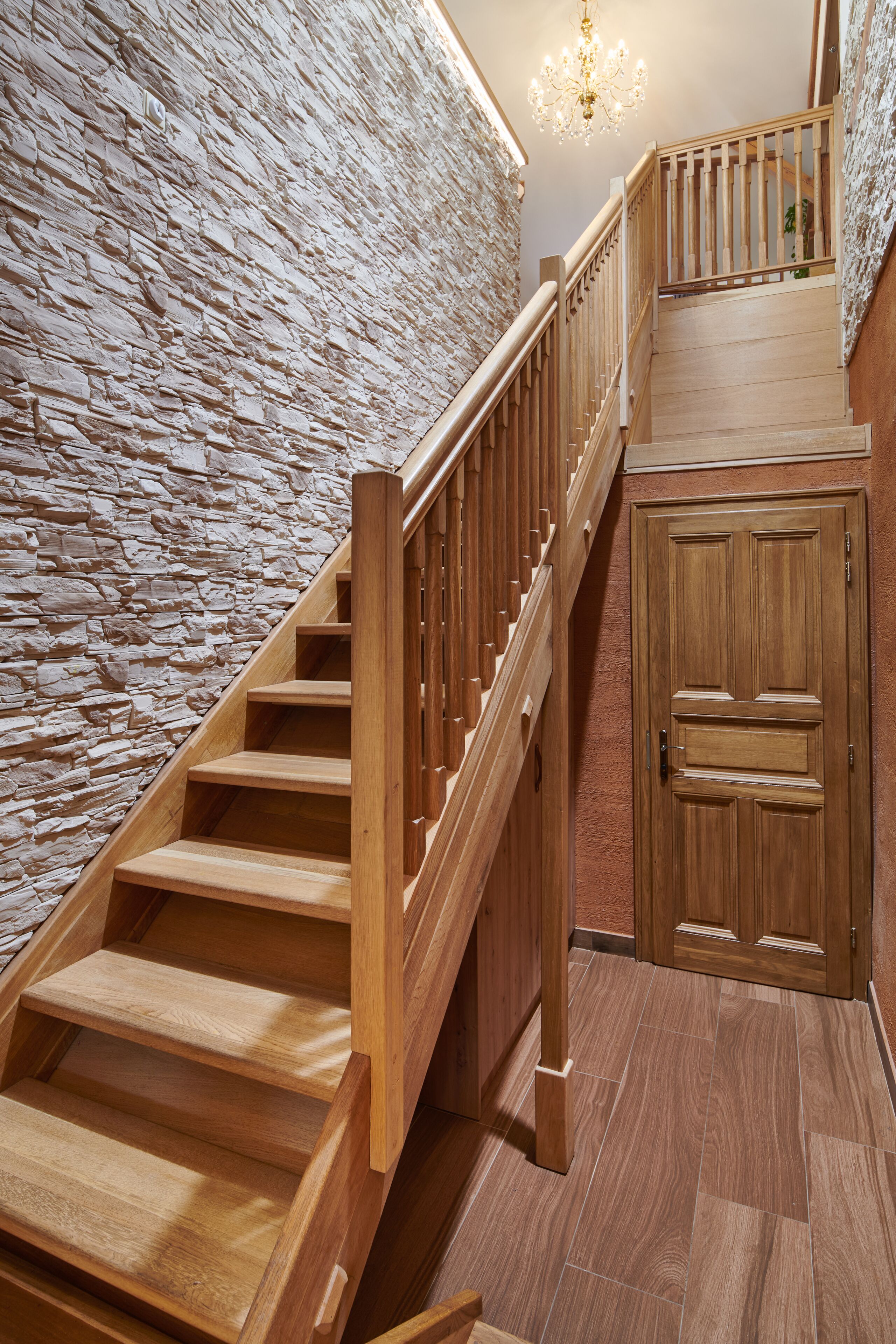 Two Bedroom Apartment with Terrace | Allergitestet sengetøy, individuelt dekorert og individuelt innredet