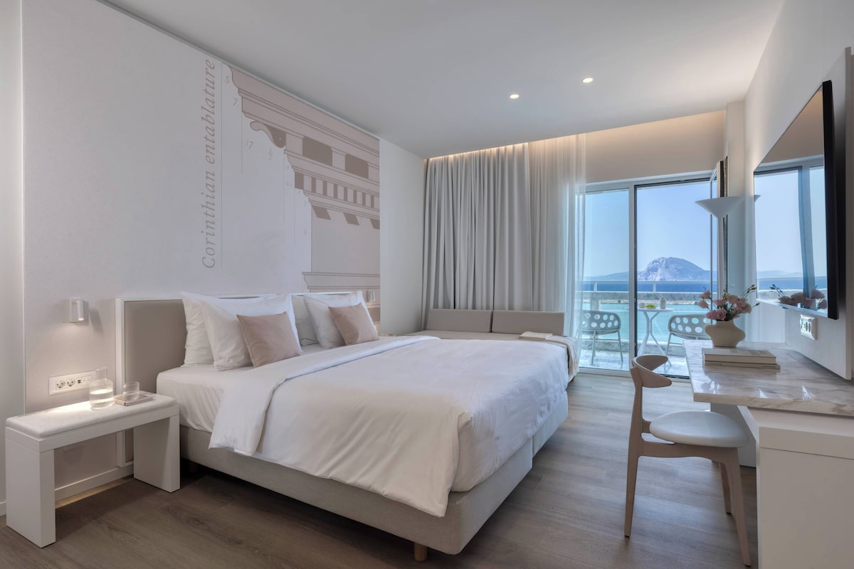 Superior Room, 1 Queen Bed with Sofa bed, Balcony, Sea View | In-room safe, desk, soundproofing, WiFi (free)