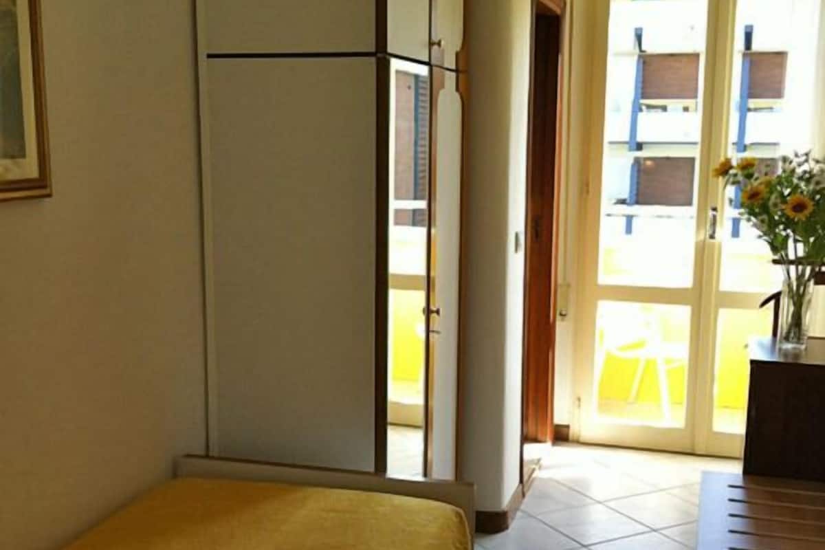 Single Room, Hill View | Minibar, in-room safe, desk, cribs/infant beds