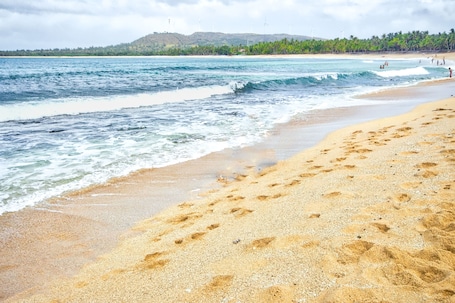 En la playa. Pagudpud Rinnovati Beach Resort