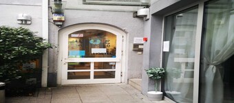 Whole Wide World Hostel & Bar
