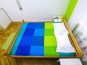 Quarto casal, banheiro compartilhado | Cofres nos quartos, Wi-Fi de cortesia, roupa de cama