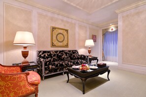 ビジネス ルーム | リビングルーム | 液晶テレビ