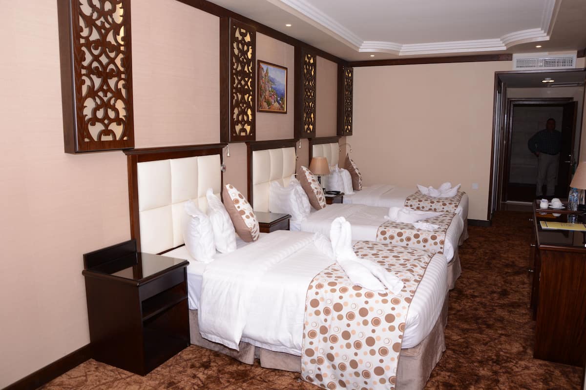 Triple Room | Minibar, in-room safe, desk, soundproofing