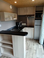 冰箱、微波炉、炉灶、洗碗机