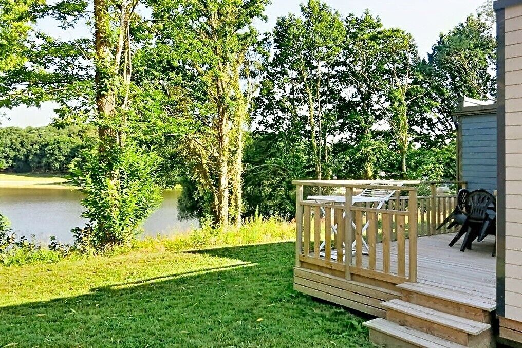 Standaard cottage, aan het meer | Terras