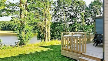 Standaard cottage, aan het meer | Terras