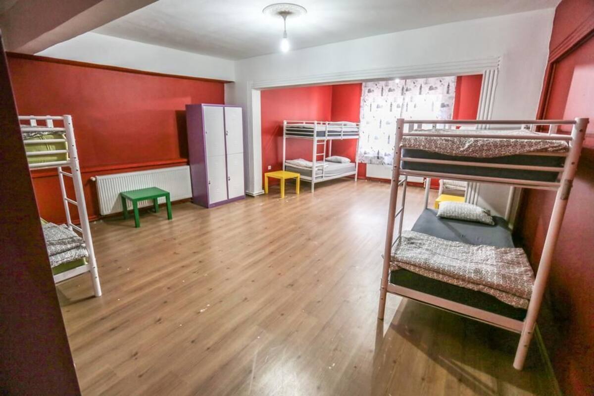 Dormitório compartilhado, em dormitório misto (8 People ) | Cofres nos quartos, Wi-Fi de cortesia