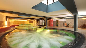 Indoor spa tub