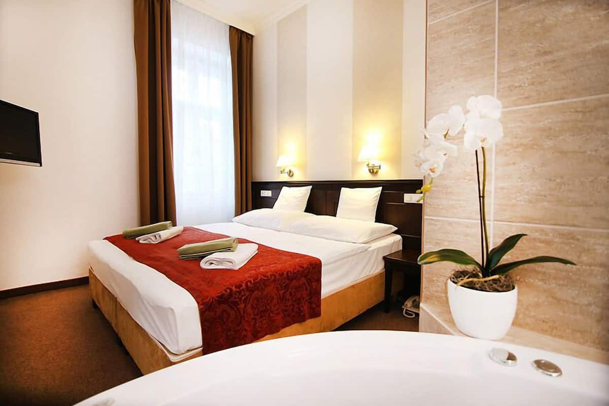 minibar, in-room safe, desk, blackout curtains