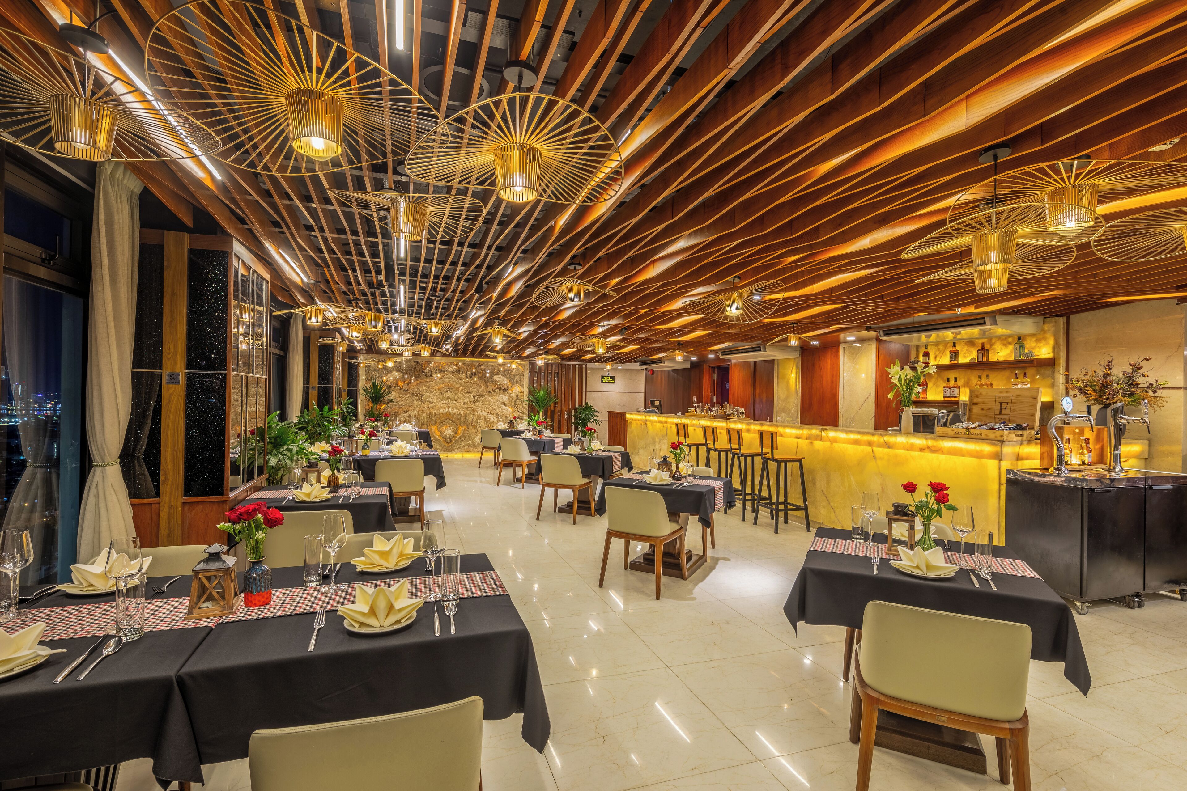 3 bars/lounges, rooftop bar, rooftop bar, lobby lounge