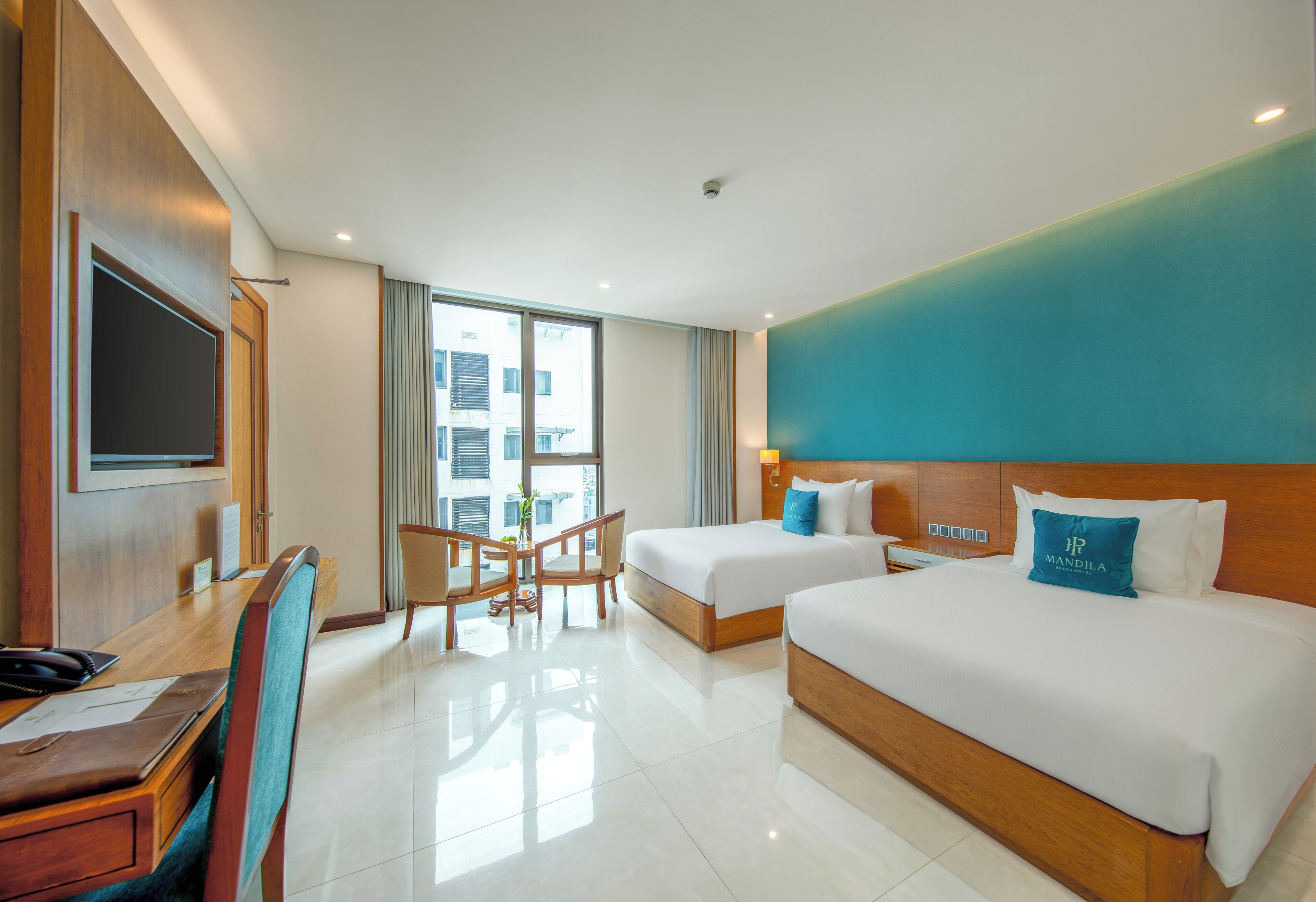 Literie de qualité, lit avec matelas en mousse à mémoire, minibar