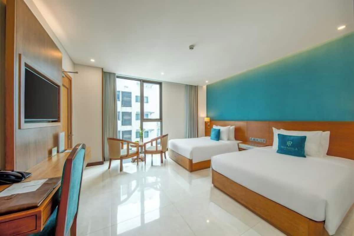 Bộ đồ giường cao cấp, nệm cao su hoạt tính (memory foam), minibar