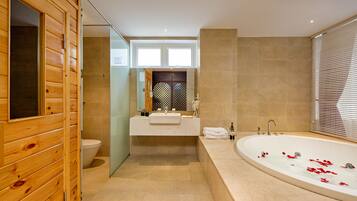 Presidential Penthouse, 2 Bedrooms, Sauna, Executive Level | Private spa tub