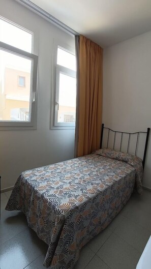 Departamento, 2 habitaciones (Apartment, 2 Bedrooms 4 pax) | 2 habitaciones, caja de seguridad en la habitación y cortinas blackout