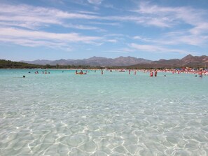 On the beach, sun-loungers, beach umbrellas - Baja Bianca Club (San Teodoro)