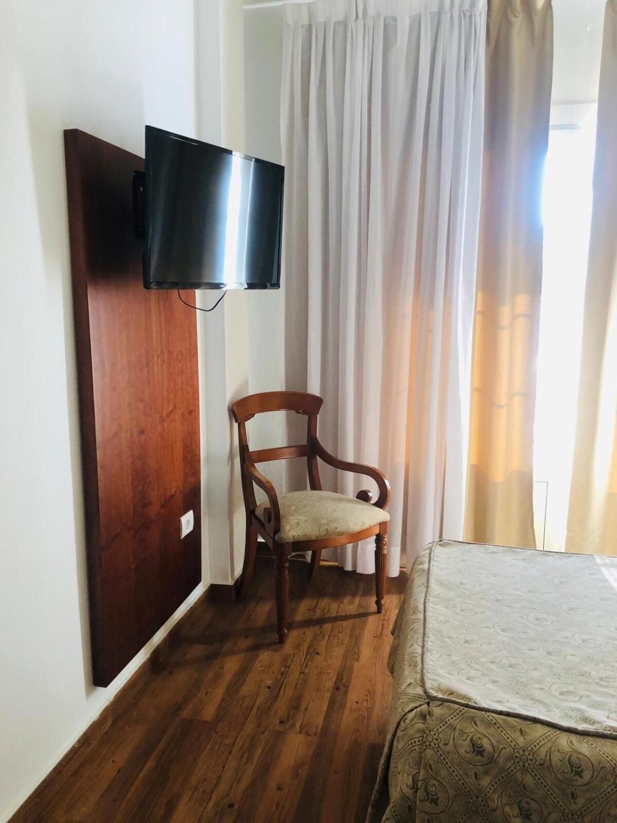 desk, blackout curtains, iron/ironing board, free wifi