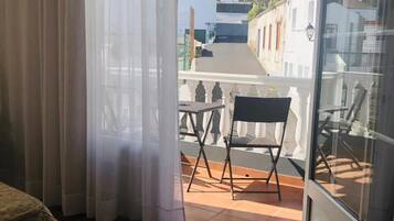 Desk, blackout drapes, iron/ironing board, free WiFi