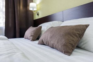 Allergitestet sengetøy, skrivebord og lydisolert