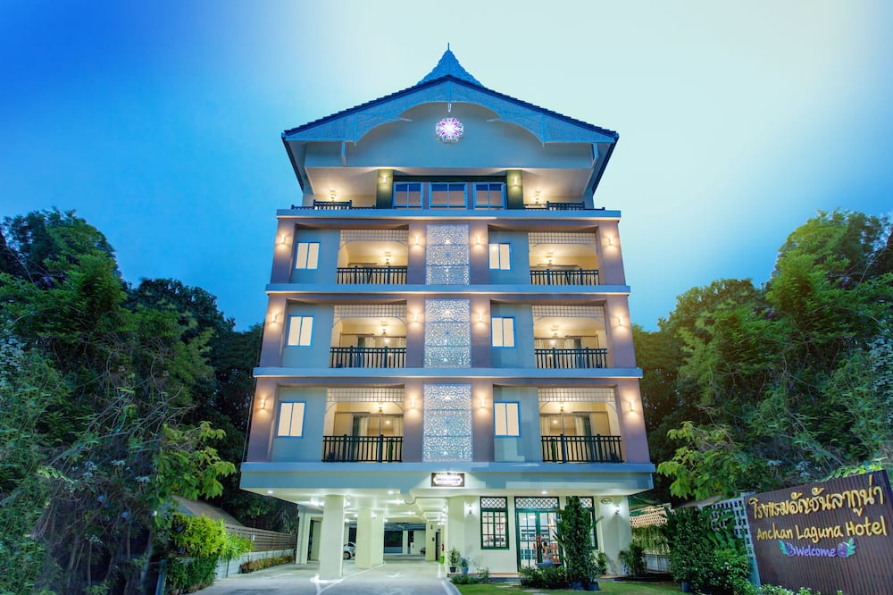 Anchan Laguna Hotel