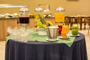 Desayuno buffet incluido todos los días 