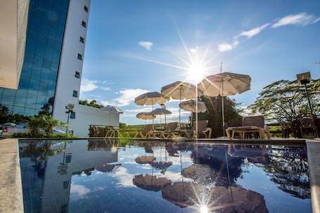 Pool. Alegro Hotel